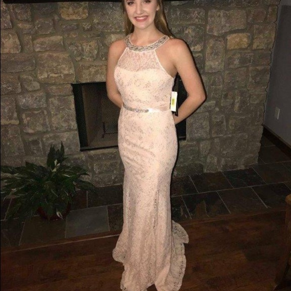 Lace pink dress